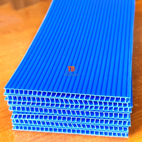 Tấm nhựa Danpla thường