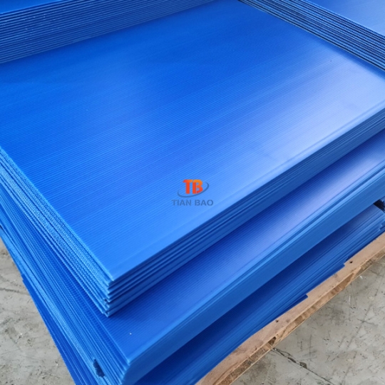 Tấm nhựa Danpla thường